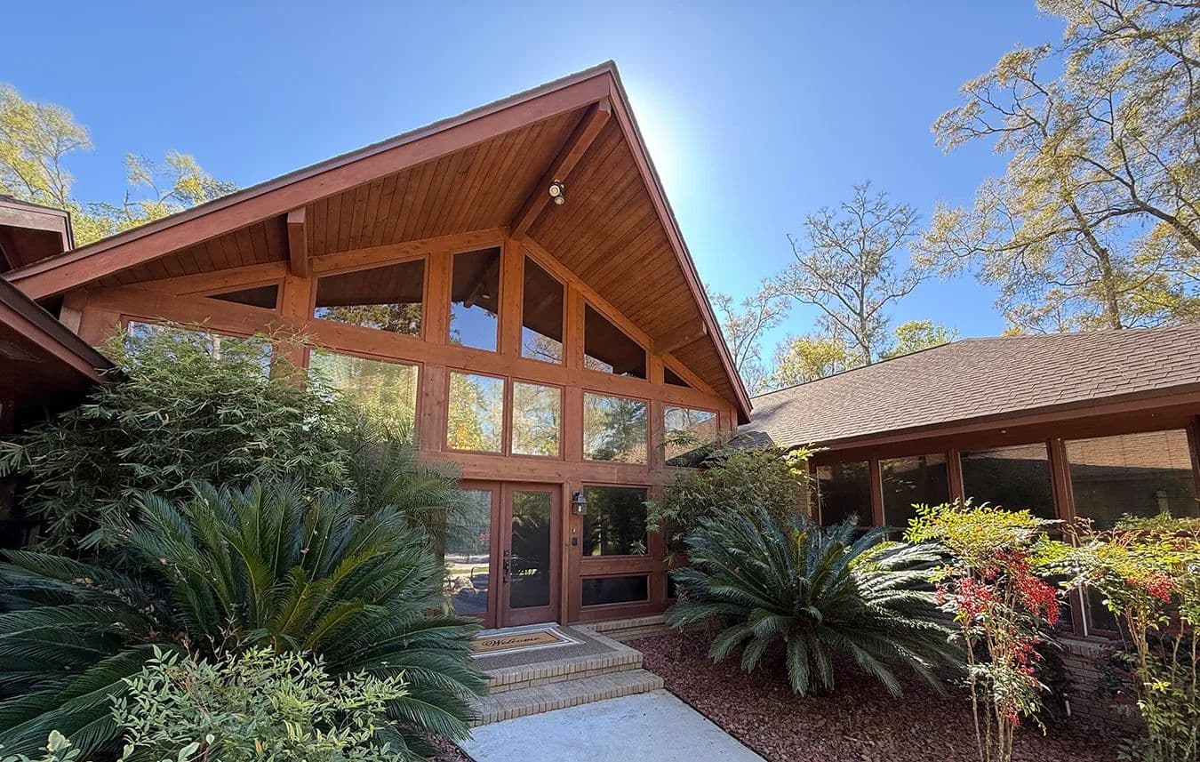 12-Acre Florida Estate in Lake City for Sale - Lake City, Florida, 32025