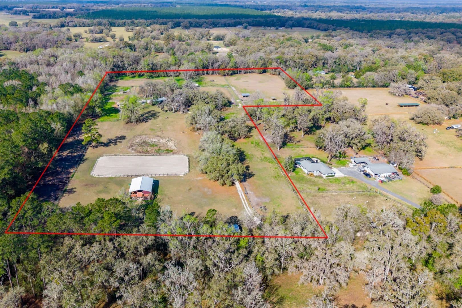 18-Acre Equestrian Estate in Williston, Florida - Williston, Florida, 32696