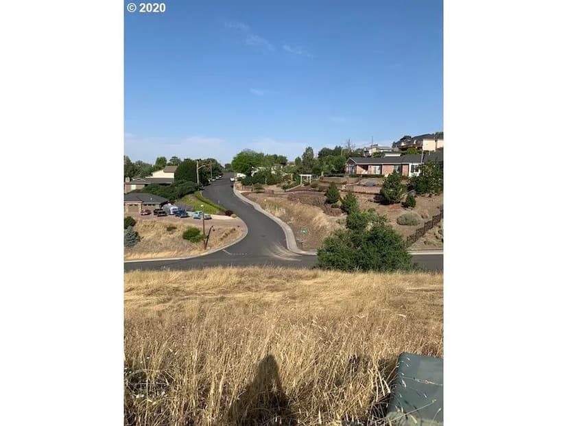 Land -Single Family Acreage in Pendleton