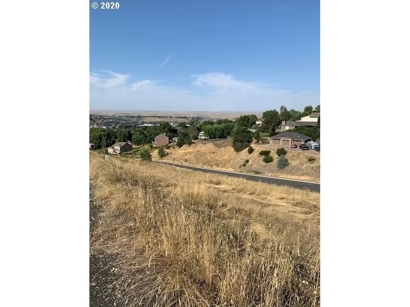 Land -Single Family Acreage in Pendleton