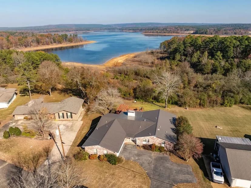 LAKEFRONT 4-Bedroom spacious home in Heber Springs, AR