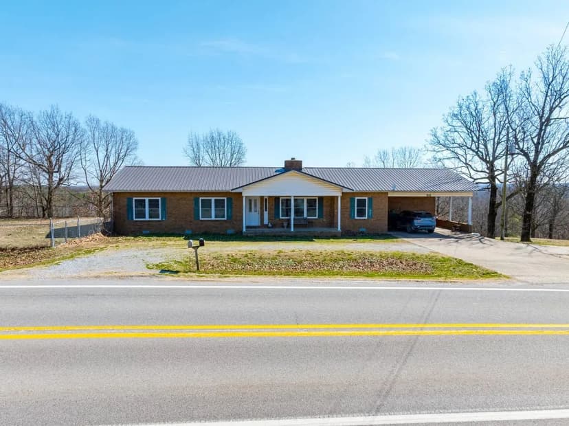 3 Bed 2 Bath, 8 +/- Acres, Shop, Highway 115 Frontage, Cave City, Arkansas