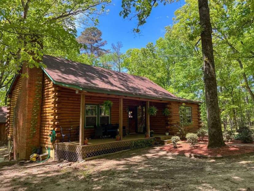Attala County- Log Cabin on 7.5 acres