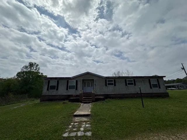 Home on 7.5 Acres | Tylertown, MS