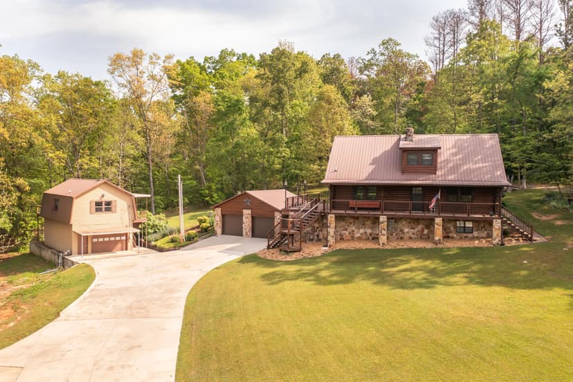 7.2-Acre Log Home in Jacksonville, Alabama for Sale