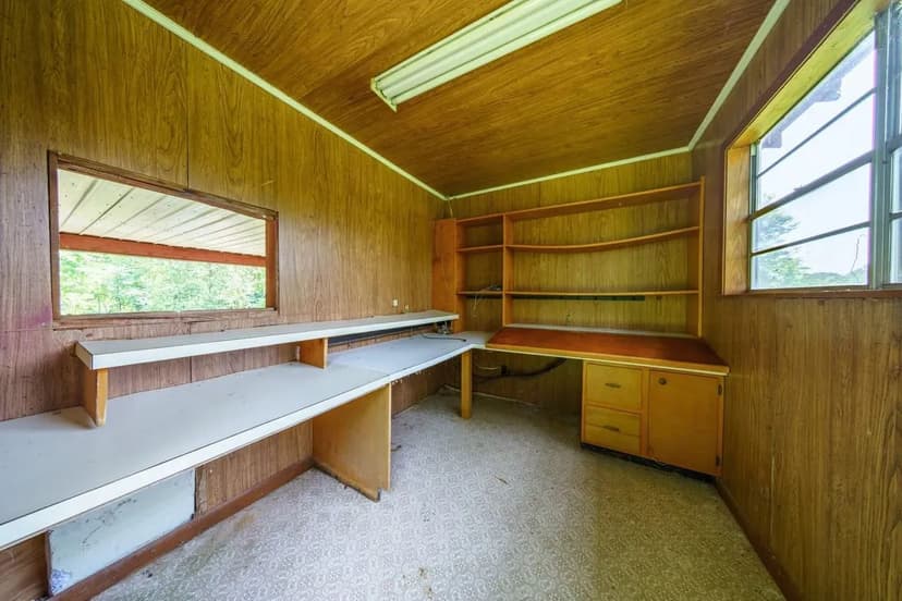 80 +/- Acres, Pasture, Hay Fields, Large Creek, House, Evening Shade, Arkansas