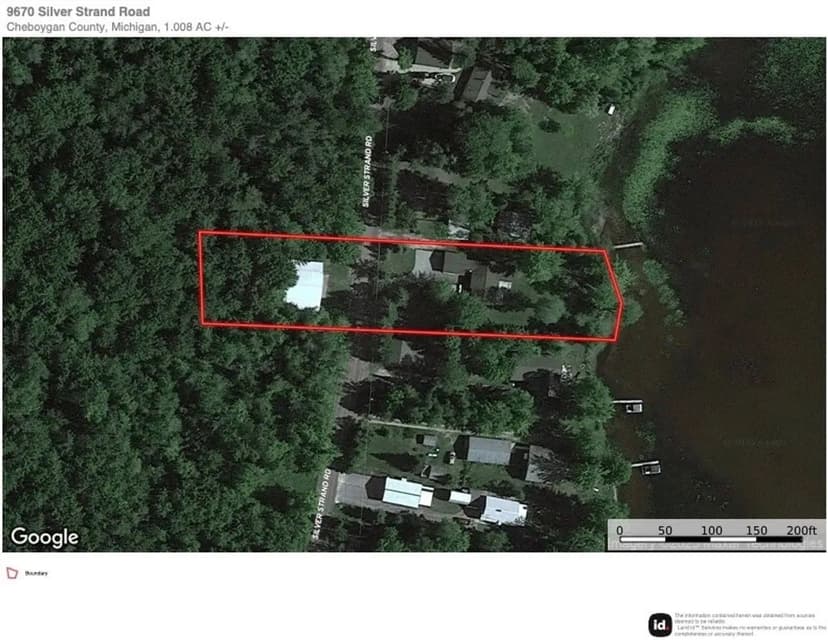 Northern Michigan Waterfront Escape on Douglas Lake / 3 beds and 2 bath home 1,452 sq ft / Home for Sale