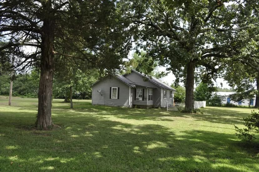 Quitman Hot Spot – 4.34± Acres of Highway Gold Across from Schools!