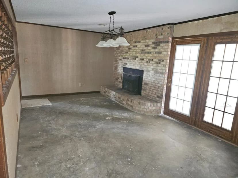 10 Acres with Hunting, Mature Timber, and Home