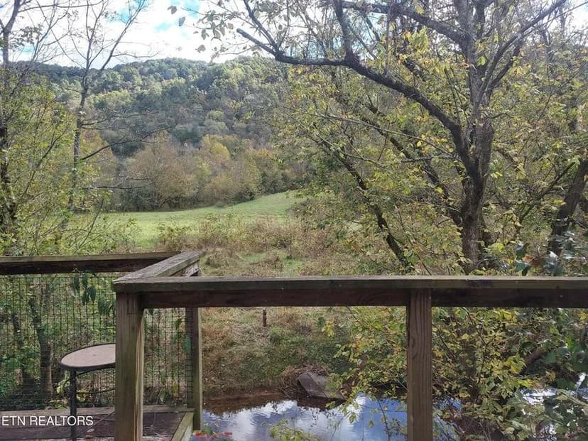 100 acres in Hancock County