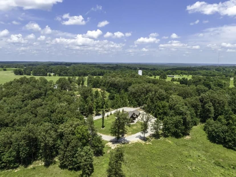Log Home on 10 Acres in Pocahontas, Arkansas for Sale