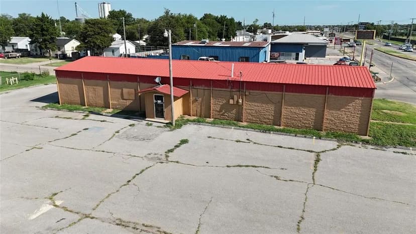 Commercial Opportunity on Corner Lot in Lawton