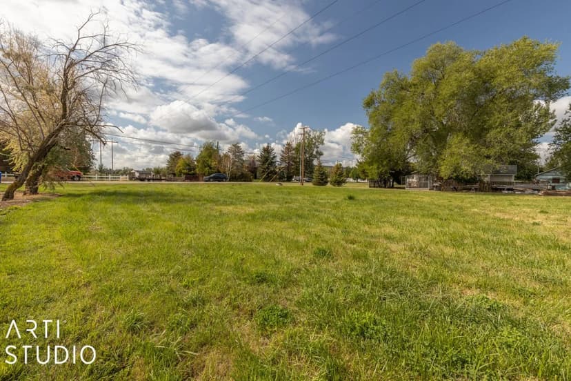 Land -Single Family Acreage in Farr West