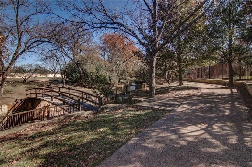 Property from 2800 E Parker Road - KW