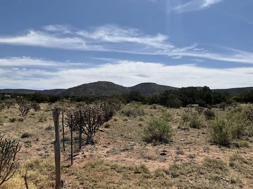 Land -Single Family Acreage in Mountainair