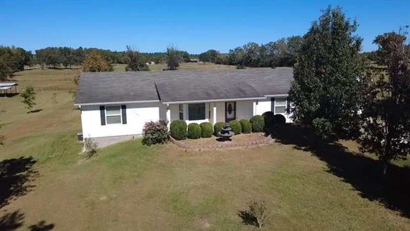 3-Acre Country Home in Hot Springs County, AR for Sale