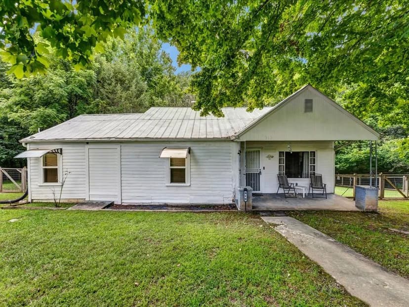 Affordable Country Living with a Creek