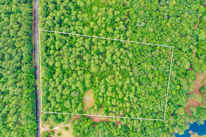 Vacant Land in Laurel Hill