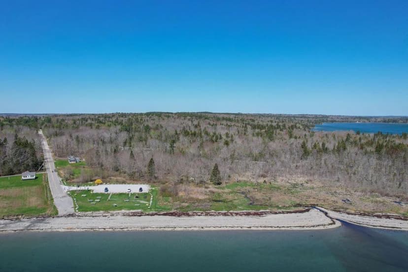 Land -Single Family Acreage in Lamoine