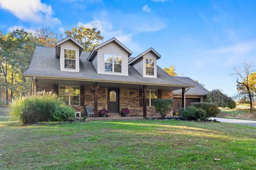 Beautifully Remodeled Home on Expansive 5±-Acre Retreat for Sale – Stone County