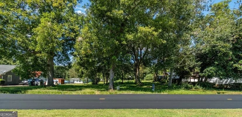 Vacant Land in Commerce