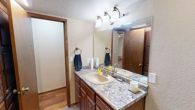 3507 Saint Andrews Dr SE