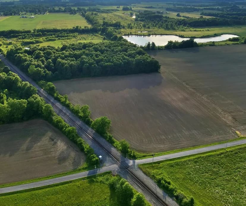 Vacant Land in La Rue