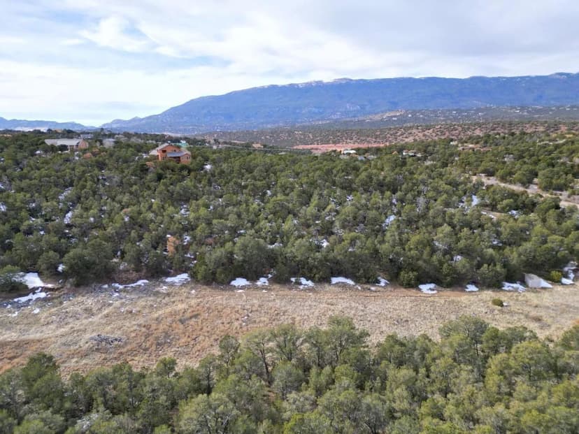 Land -Single Family Acreage in Tijeras