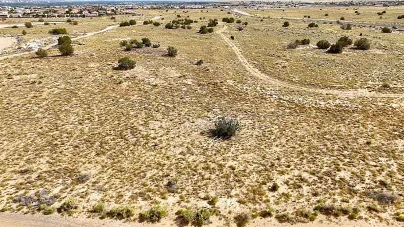 Land -Single Family Acreage in Albuquerque