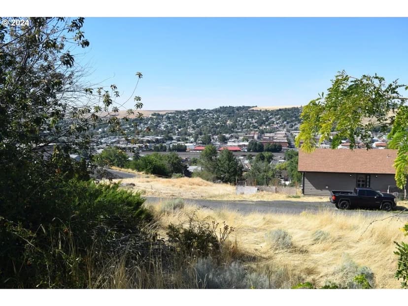 Land -Single Family Acreage in Pendleton