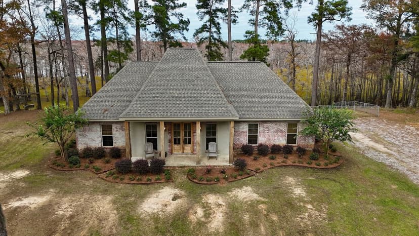 4 Bed 3 Bath House on 125 Acres for Sale In Lasalle Parish