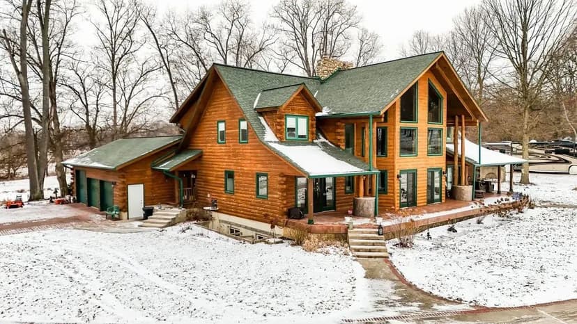 "Eagles Nest" Log Cabin - Beautiful 6,557 Log Home For Sale - Rochester, Indiana - Fulton County