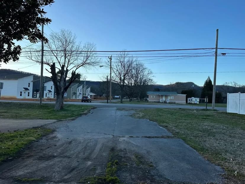 0.51+/-acre Perfect to build your multi-family home and start generating income