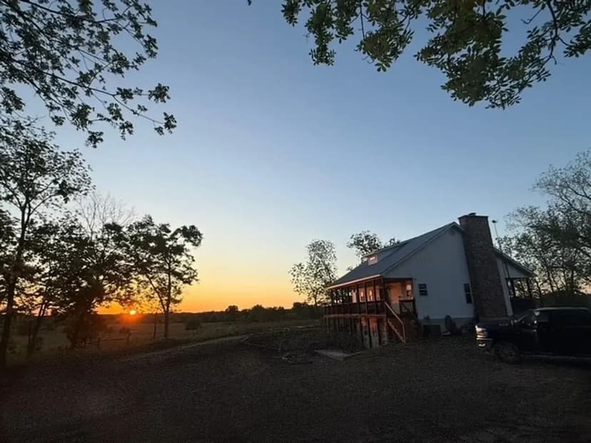 105 Acres, 3 Bedroom 3 1/2 baths, 50/50 Pasture and Young Timber Howell County