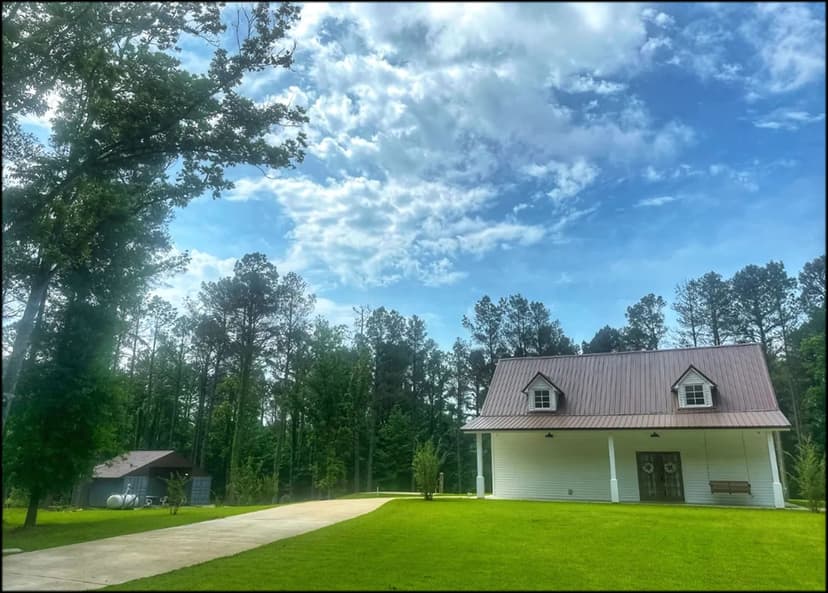 93 Acres with a Turnkey Lodge in Holmes County at 700 Rathell Road in Lexington, MS