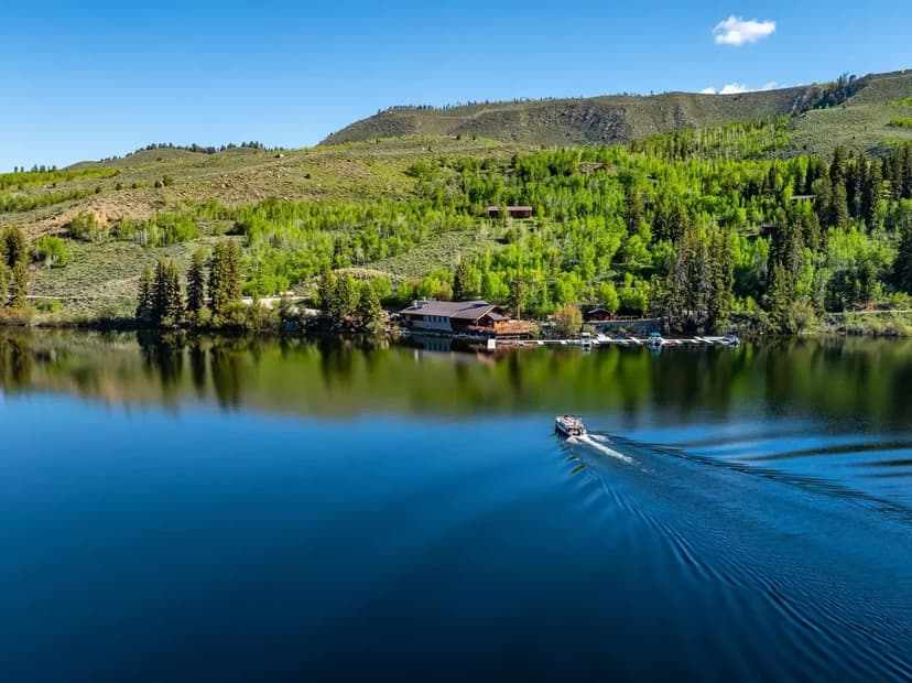 Half Moon Lake Lodge