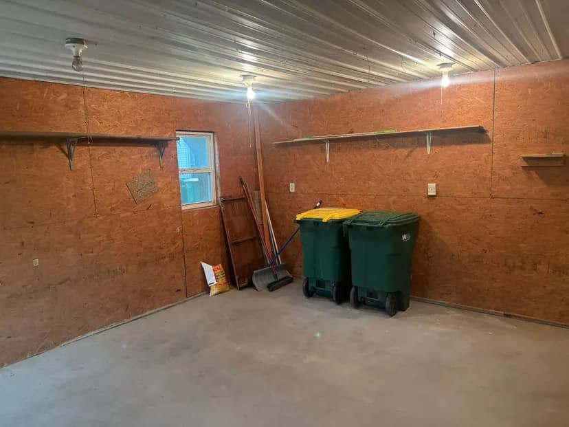 303 W Main St - Lockridge, IA