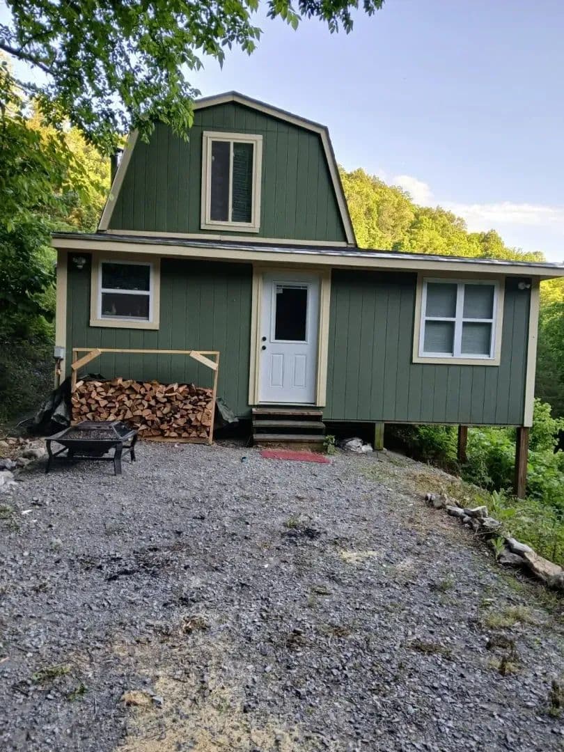 89.5+/-acres Unrestricted with Hunting Cabin