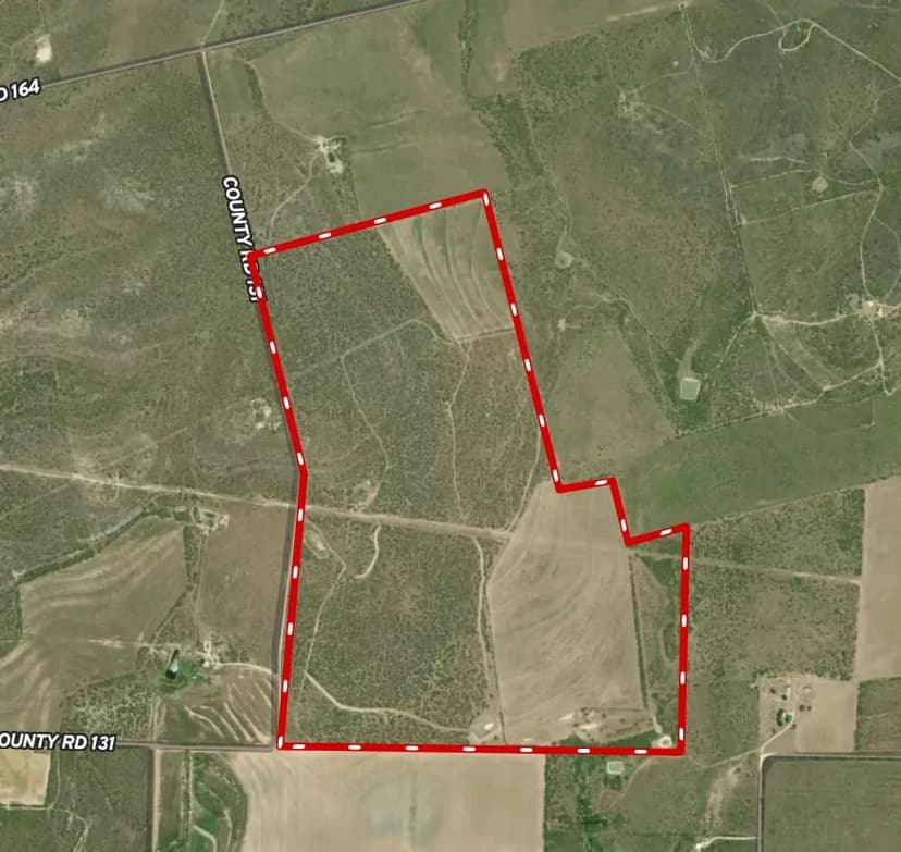 312 +/- Acres....Surface Water, Well, Hunting, Strong Grasses for cattle