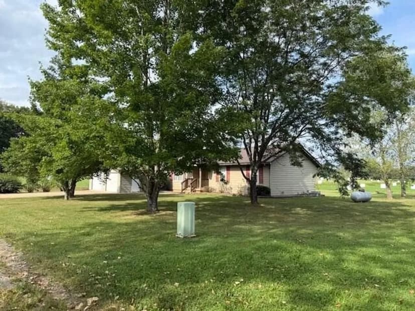 3 Bed 2 Bath, 2 Car Garage, Storm Shelter, Storage Building