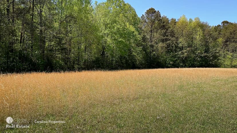 Lake front property on High Rock Lake