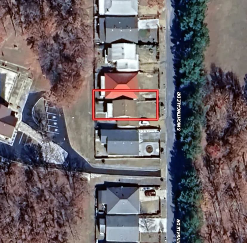 Updated 2-Bedroom Home in Horseshoe Bend, AR – 55+ Community Living with Sunroom, Garage, and Covered Porch