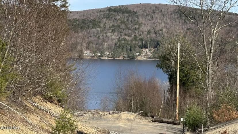 Land -Single Family Acreage in Hadley