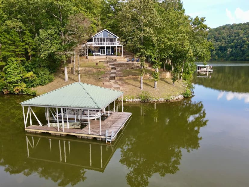 Private Waterfront Retreat on Lake Wedowee