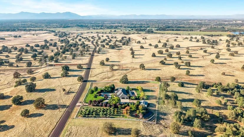 Luxury Equestrian 10+ acre Living in Sunset Hills