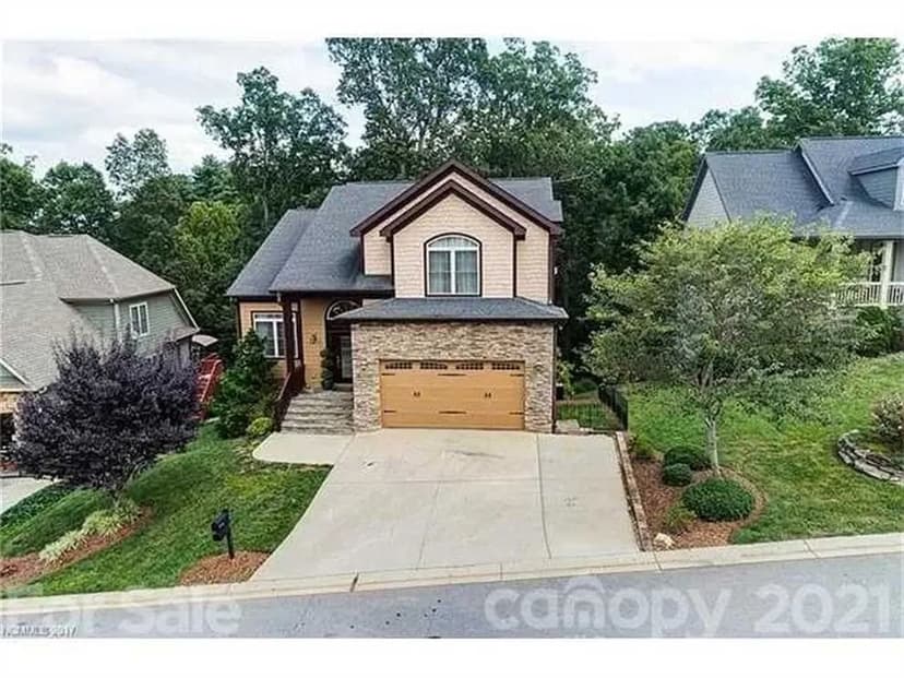 Gorgeous Executive Home In Arden!