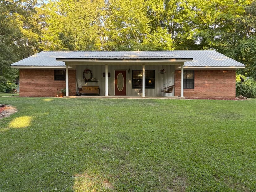 A Home on 22 Acres in Carroll County, MS