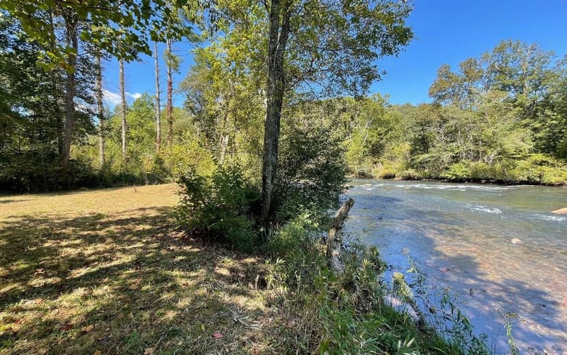 Lots & Land-Other in Hayesville