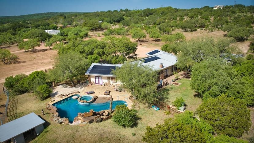 Lost Bull Ranch | 13.5 +/- ACRES | CUSTOM HOME | GUEST HOME | MASON COUNTY