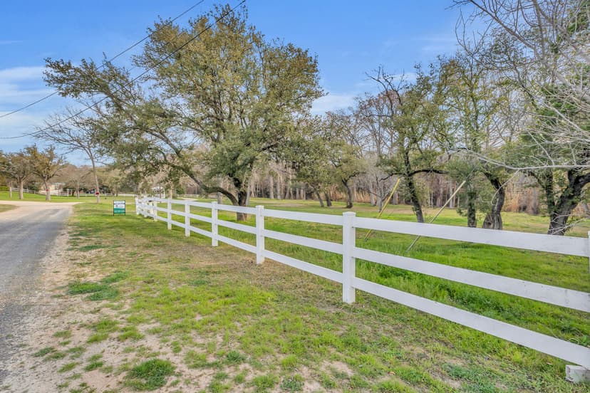 Water Front Lot at Auction in Kerrville